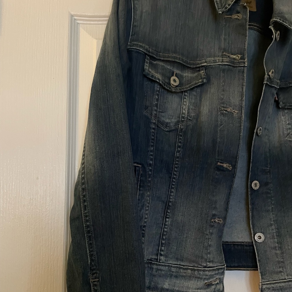 Levi’s Denim Jacket - Picture 5 of 12